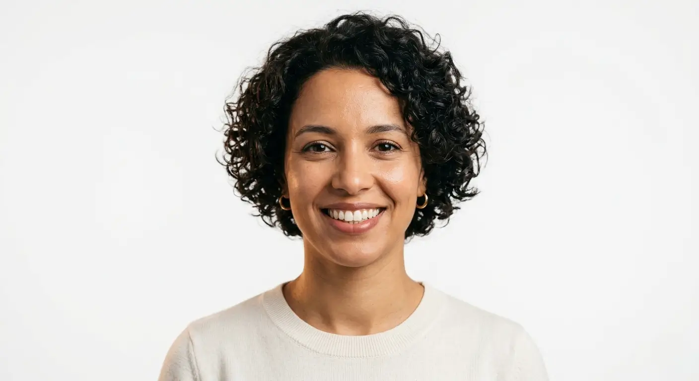 Patiente souriante au Docteur Lakhal Safae - Chirurgien Dentiste - Centre Dentaire LAKHAL- Marrakech, Marrakech