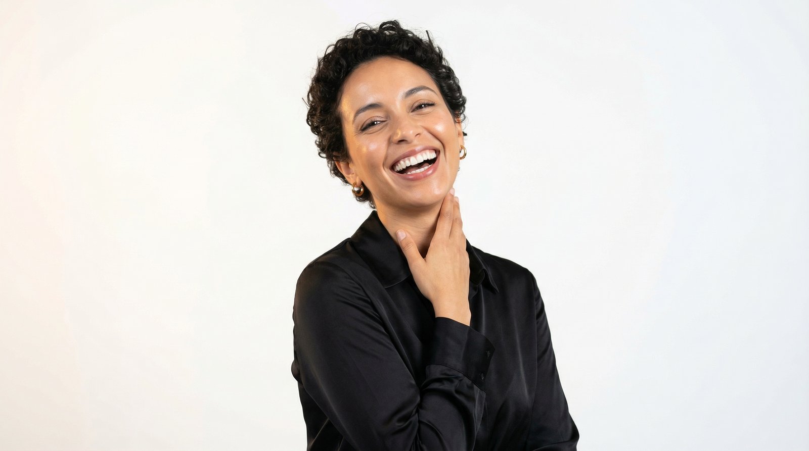 Patiente souriante au Docteur Lakhal Safae - Chirurgien Dentiste - Centre Dentaire LAKHAL- Marrakech, Marrakech